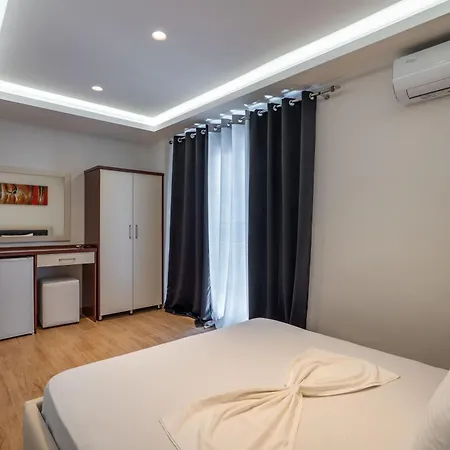 Fori's Hotel *