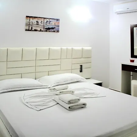 Fori's Hotel *